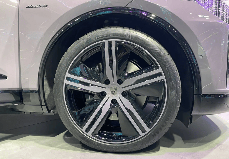 Porsche Macan Trien Lam Xe Bac Kinh