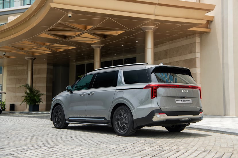 Kia Carnival hybrid chính thức trình làng: Giá 1,849 tỷ đồng, tiêu thụ chưa đến 5 lít xăng cho 100 km, tích hợp công nghệ cạnh tranh Viloran, photo 2